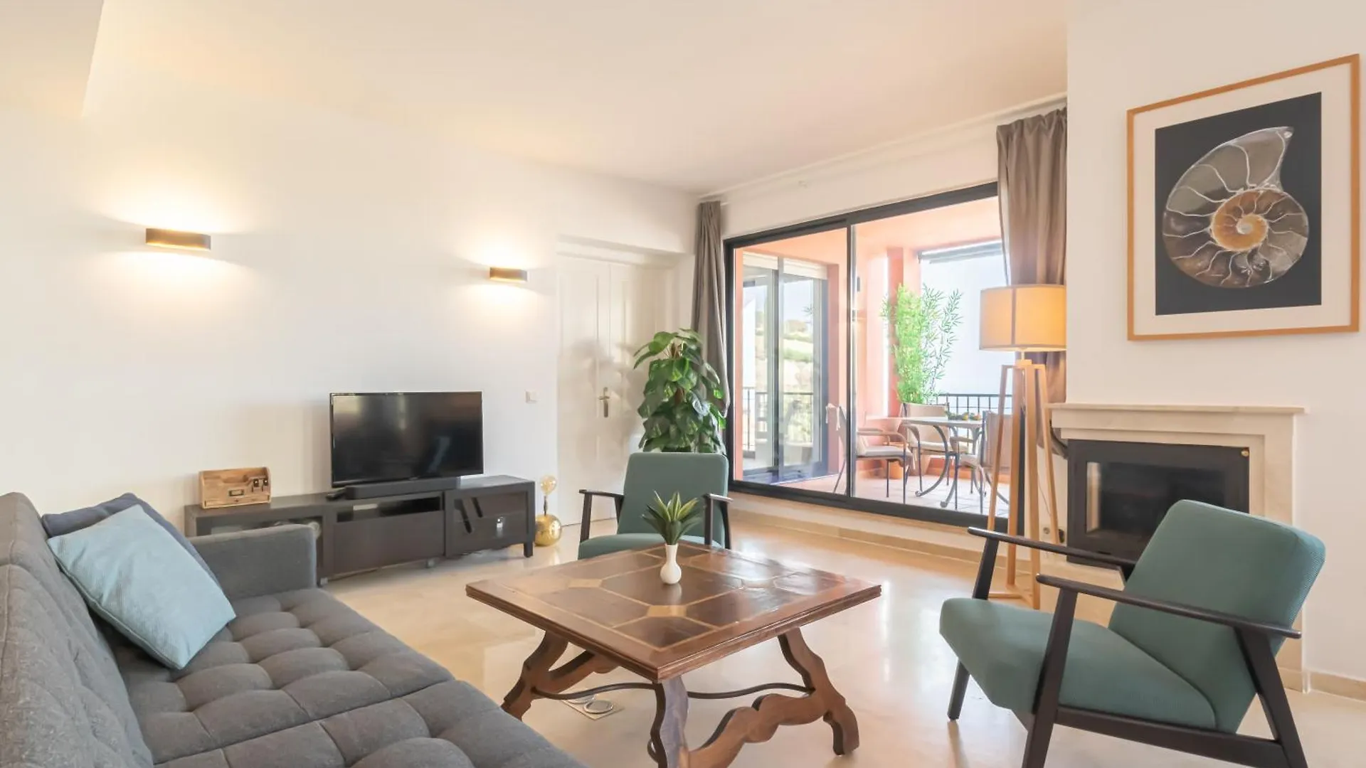 Calma Cascada Seaview Apartment Sitio de Calahonda 0*,  Ισπανία